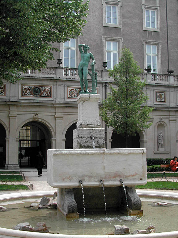 Fontaine du jardin du Palais Saint-Pierre