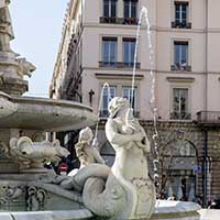 Fontaine place des Jacobins - La fontaine fut réalisée en décembre 1885 par Gaspard André (1840-1896)