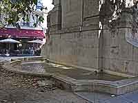 Fontaine à l’arrière du monument à Gailleton à Lyon 2ème