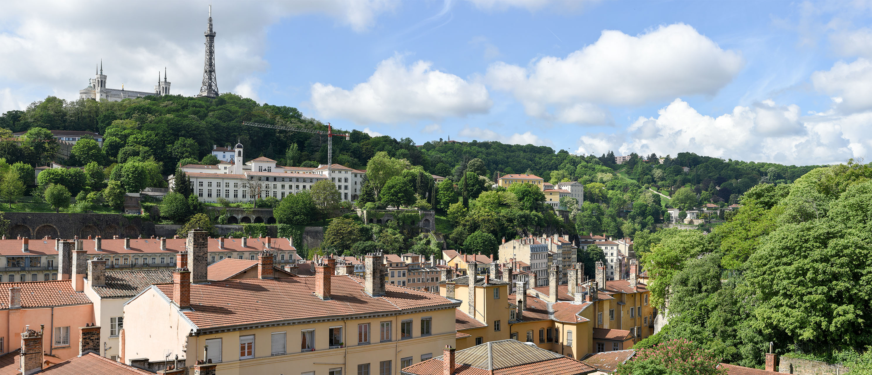 Panorama de Fourvière vu depuis La Place Rouville - La Croix Rousse