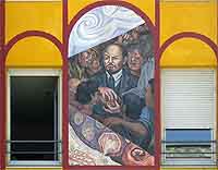 Le portrait de Lénine,représenté dans une fresque realisée en 1933 au Rockfeler Center de New York, déclenche de violentes réactions et l’arrêt de la peinture