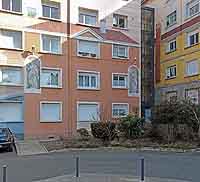 Maisons de villes peintes en trompe l’oeil sur les immeubles (Résidence "La Sarra"), rue Pauline Jaricot Lyon 5ème