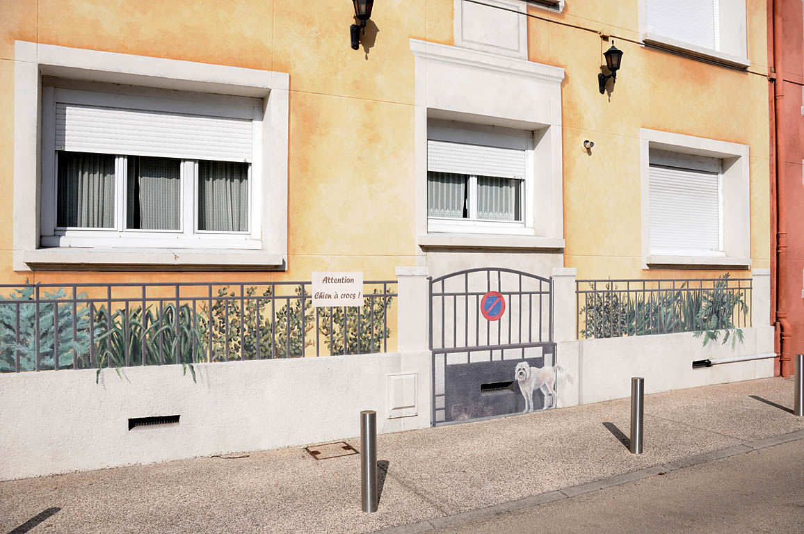Peintures en trompe l’oeil sur les immeubles (Résidence "La Sarra"), rue Pauline Jaricot Lyon 5ème