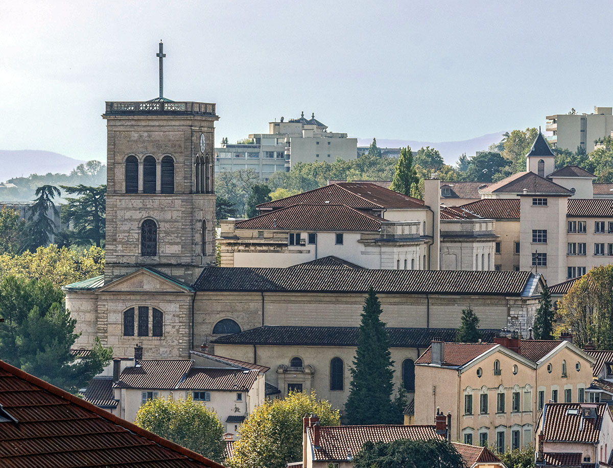 Eglise Saint Irénée vue depuis le jardin de la Visitation Lyon 5ème