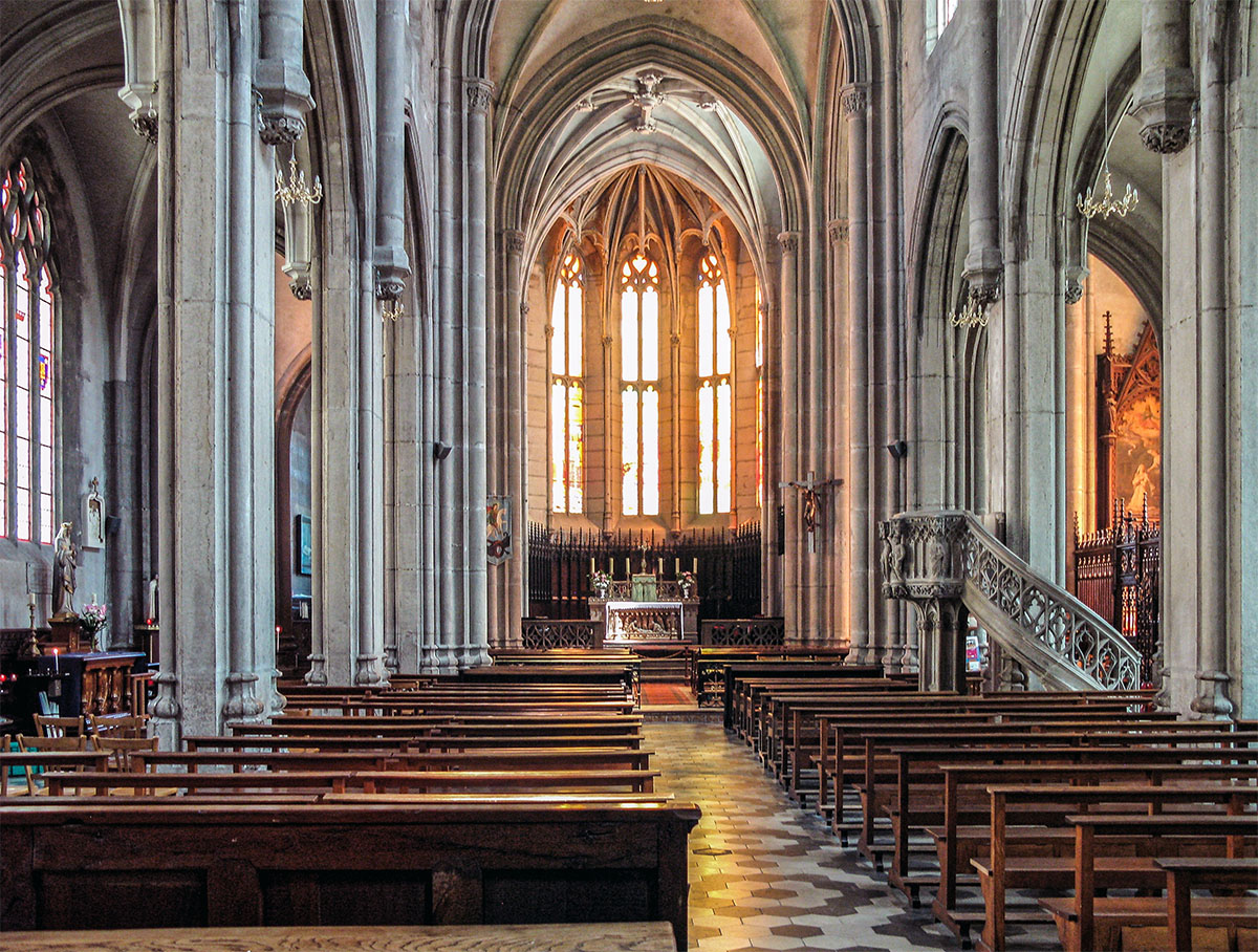 Intérieur de l’Eglise Saint Georges Lyon 5ème