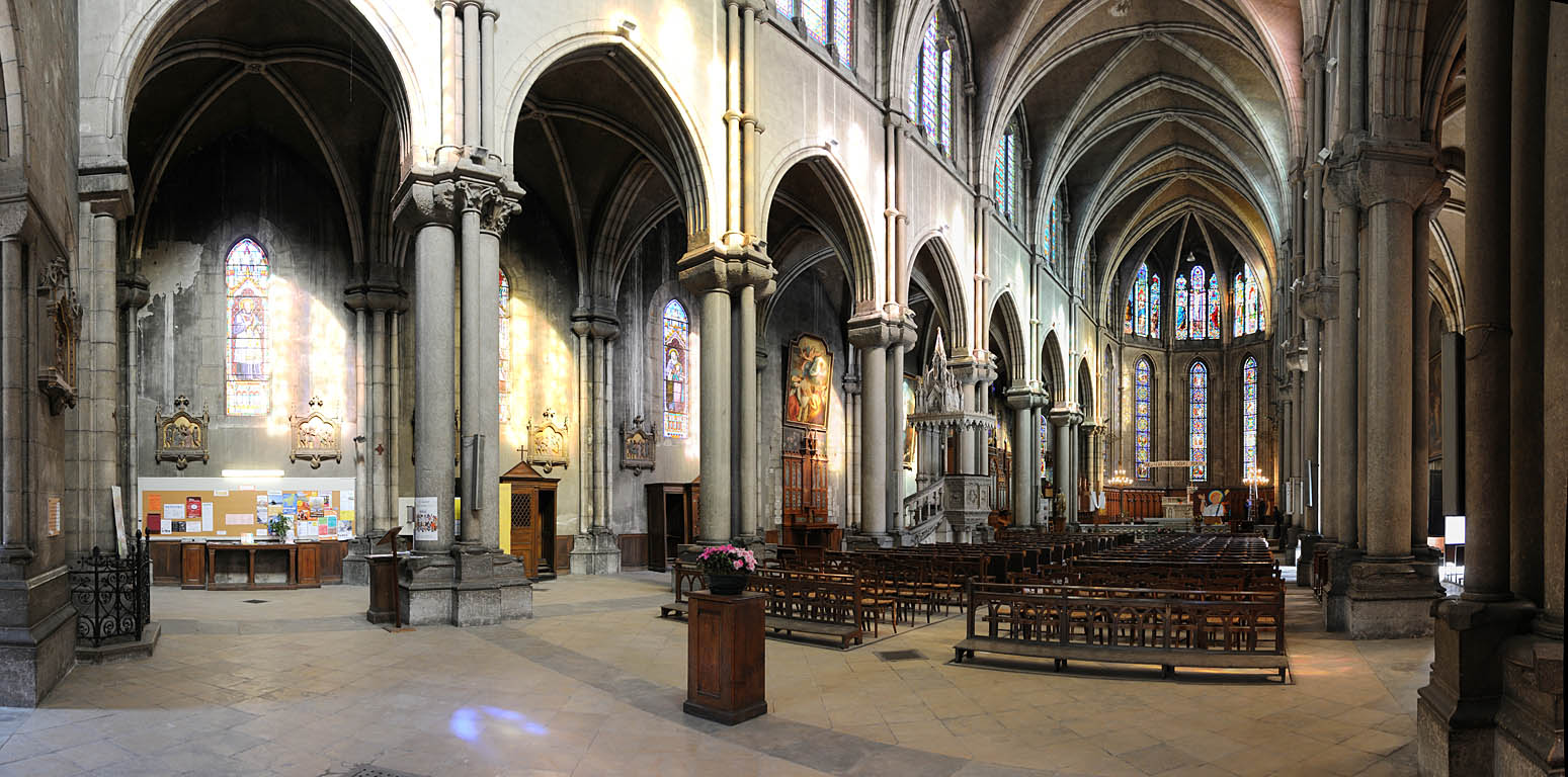 Eglise Sainte Blandine Place de L’Hippodrome (Cours Charlemagne) 