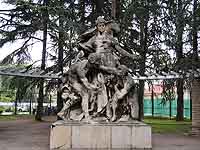 "Fraternité" partie du monument à la République place Carnot avant 1975 situé parc Bazin Lyon 3ème