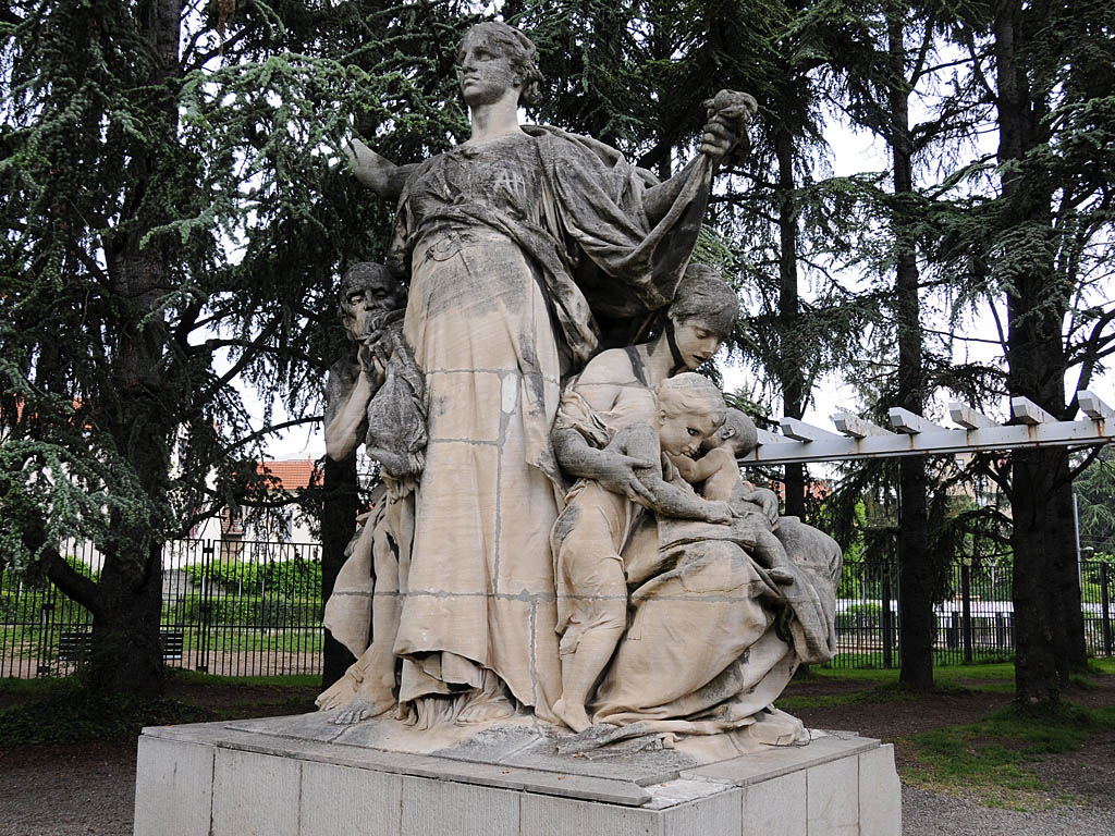 "Liberté" partie du monument à la République place Carnot avant 1975 situé parc Bazin Lyon 3ème