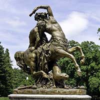 Centauresse et faune (1849) Augustin Courtet(1821-1891) Groupe en bronze situé à l’entrée du  Parc de la tête d’or,Lyon 6ème