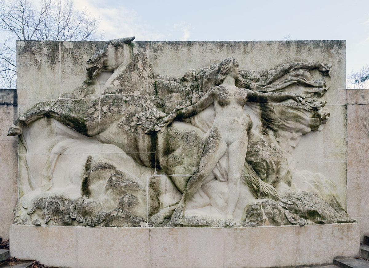 Bas relief "La victoire" par Claude Grange (1883-1971) Monument aux morts sur l’île du Parc de la Tête d’Or