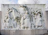 Bas relief "Le départ" par Louis Bertola (1891-1973) Monument aux morts sur l’île du Parc de la Tête d’Or