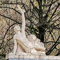 "L’Athlète Victorieux" par Alexandre Maspoli (1875-1943) sculpteur français et athlète(champion du monde d’haltérophilie)