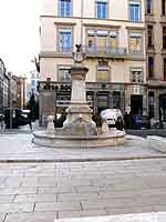 Monument fontaine à Jean-Pierre Pléney(1784-1864)  - Sculpteur : Joseph Marie Bourgeot - Place Meissonier Lyon 1er