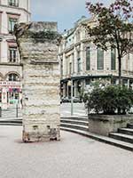 Pilier du Couvent des Carmes  des Terreaux rebâti au XVII ème Siècle - Place de la Paix, Lyon 1er
