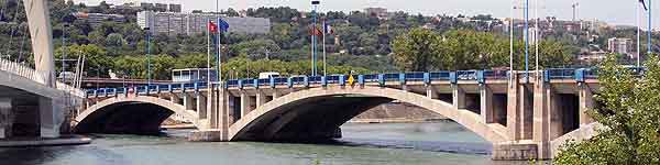 Pont Pasteur sur le Rhône en amont du Pont Raymond Barre (1952)