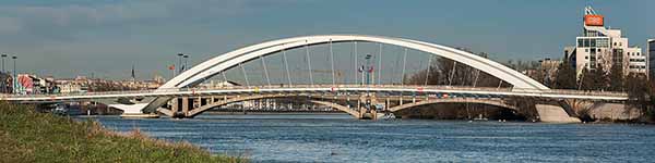 Pont Raymond Barre sur le Rhône (tramway) (2013)