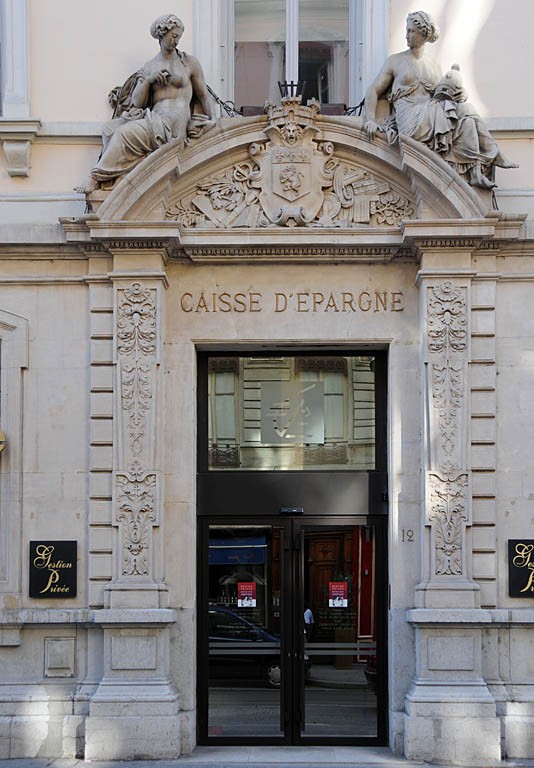 Porte de Banque Face au Lycée Ampère Lyon 1er