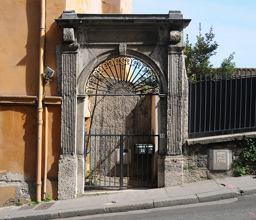 Porte Montée du Chemin Neuf Lyon 5ème
