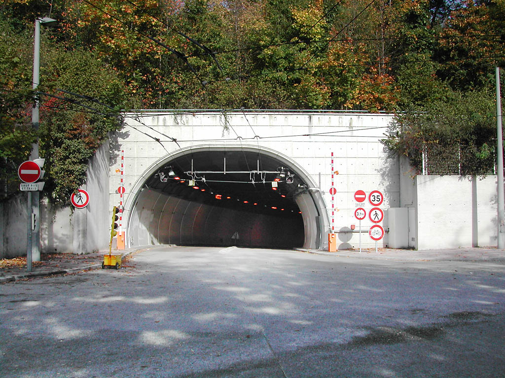 Tunnel Transports en Commun de la Duchère Lyon 9ème, Boulevard de Balmont  entre le Boulevard de Balmont et la gare de Vaise Lyon 9ème