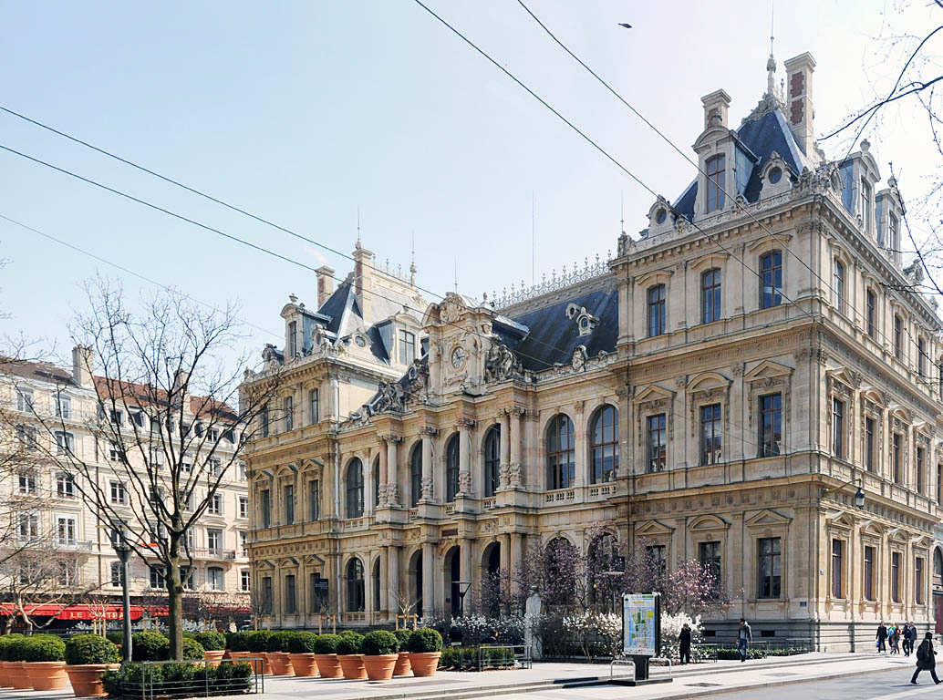 Place de la Bourse et la Bourse Lyon 2ème 