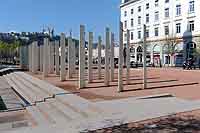 Monument mémoire des génocides Place Antonin Poncet