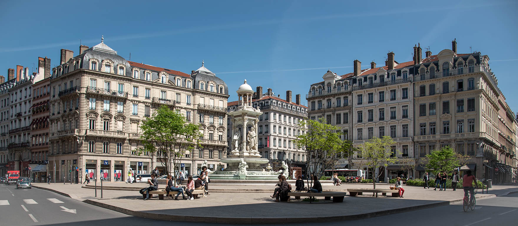 Place des Jacobins - La fontaine fut réalisée en décembre 1885 par Gaspard André (1840-1896) - Lyon 2ème