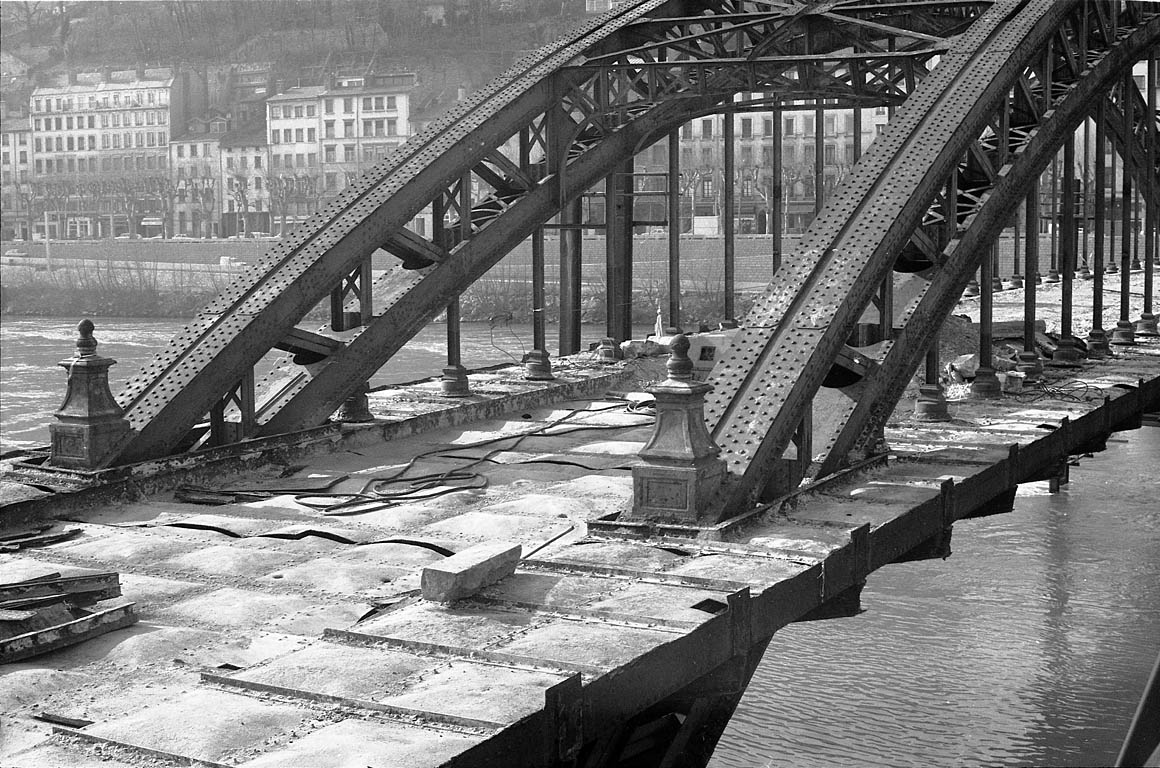 22 fev1983 Ancien Pont de La Boucle (Pont Winston Churchill) Démolition
