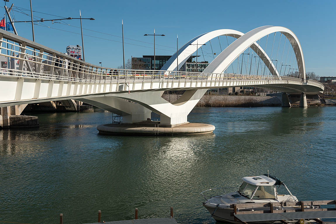 Pont Raymond Barre en aval du Pont Pasteur sur le Rhône