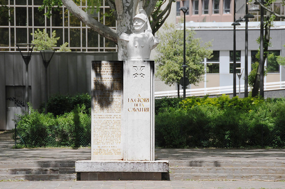 Monument aux Cuirassiers, rue du Lac Lyon 3ème