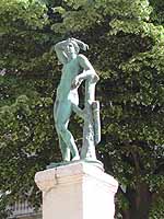 D’après Jean Baptiste Vietty (1787-1842) Appolon, dieu des arts. Statue dans le jardin du Musée des Beaux-Arts Lyon 1er