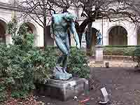 L’ombre ou Adam de Auguste Rodin (1840-1917)  (1902) Statue dans le jardin du Musée des Beaux-Arts Lyon 1er