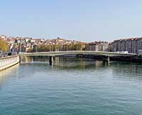 Pont Maréchal Alfonse Juin sur la Saône avant démolition du parking Saint Antoine et de la rampe pour piétons en 2022