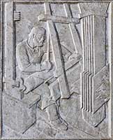 "Tisserands" Bas-relief (Marcel Renard) sur les cotés des portes - Hotel des Postes Place Antonin Poncet Lyon 2ème