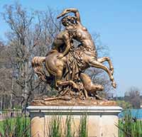 Centauresse et faune (1849) Augustin Courtet(1821-1891) Groupe en bronze situé à l’entrée du  Parc de la tête d’or,Lyon 6ème