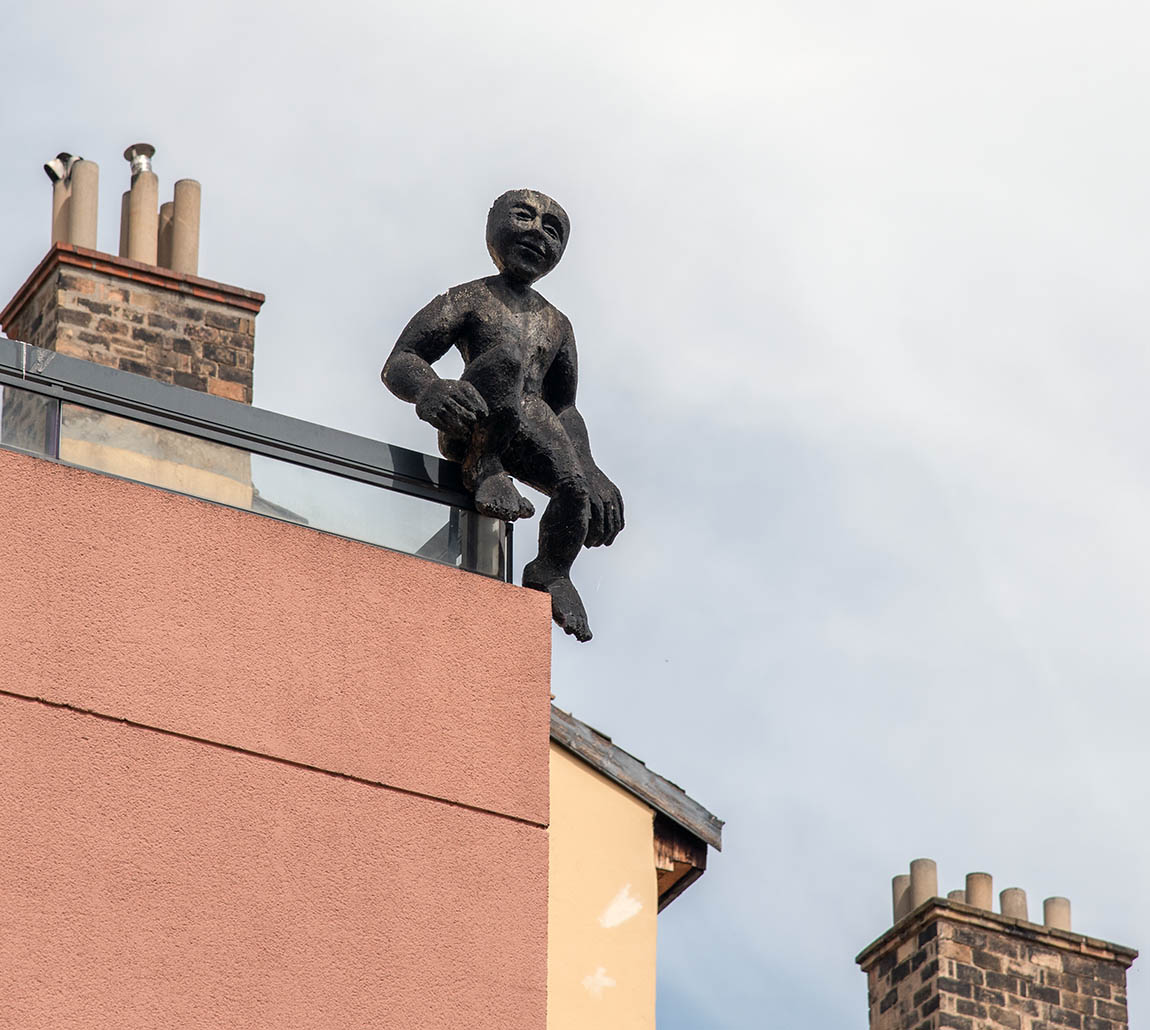 MJC du vieux Lyon Sculpture sur le toit - Place Saint Jean - Lyon 5ème