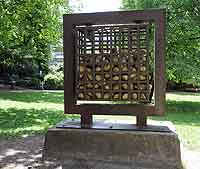 Victor Caniato "Cage" 1980 - Parc Francis Popy (1874-1928) - Rue Henri Gorjus  Lyon 4ème
