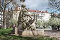 "Ville de Lyon" partie du monument à la République place Carnot avant 1975 Place Carnot Lyon 2ème