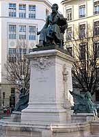 Monument dédié à André-Marie Ampère (1775 - 1836) Place Ampère Lyon 2ème