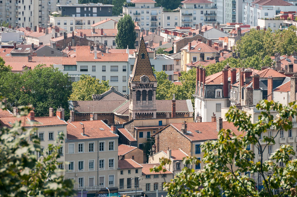 Eglise Saint Pierre Place Alfred Vanderpol Vaise Lyon 9ème vue depuis le Parc de la Cerisaie