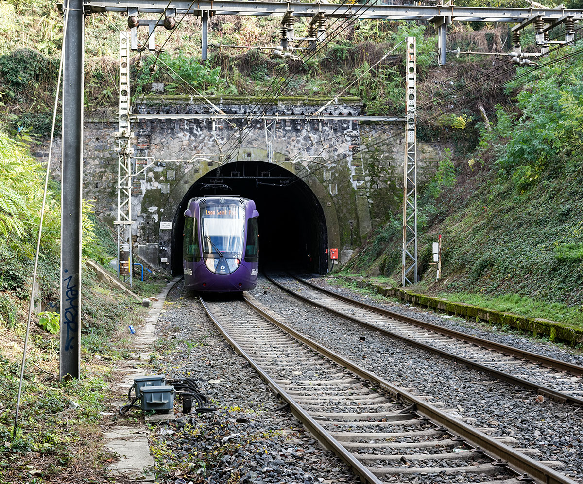 Tunnel de Loyasse (1419m) en direction de la Gare de Saint Paul
