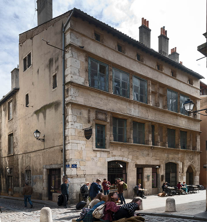 Maison du Chamarier  (Hotel du comte François d’Estaing)(Construite de 1496 à 1516) Rue Saint Jean